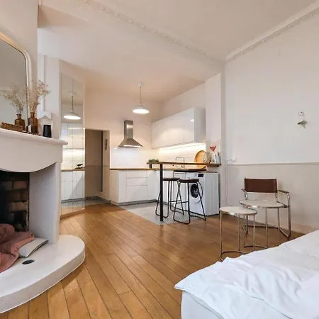 Apartamento Cocon Soigné Sur Cour Près Des Buttes-ch - 3 Pers *