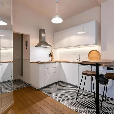 Lägenhet Cocon Soigne Sur Cour Pres Des Buttes-ch - 3 Pers Paris