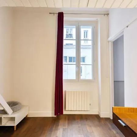 Apartamento Cocon Soigné Sur Cour Près Des Buttes-ch - 3 Pers *